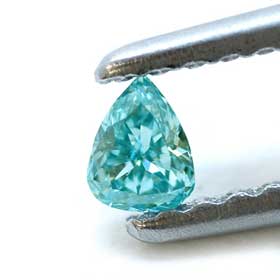 diamants de couleur bleu vert